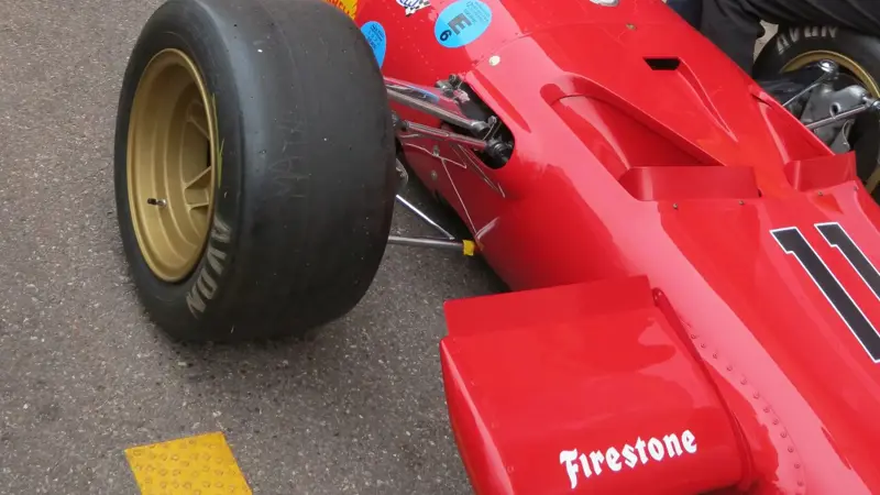 フェラーリを所有することはなかなか出来ない。