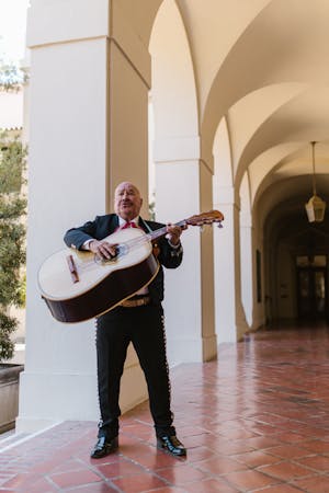 Adrián Martínez