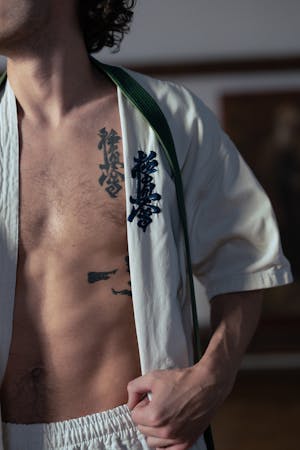 村上翔