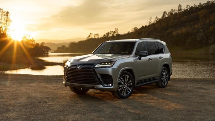 Array,Lexus Lengkapi Semua Model dengan Teknologi Elektrifikasi di GIIAS 2025