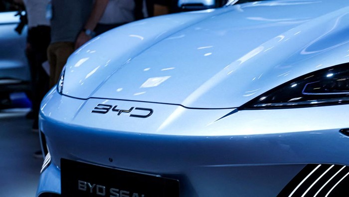 Array,Warren Buffet Jual Seluruh Saham BYD, Sudah Untung 20 Kali Lipat