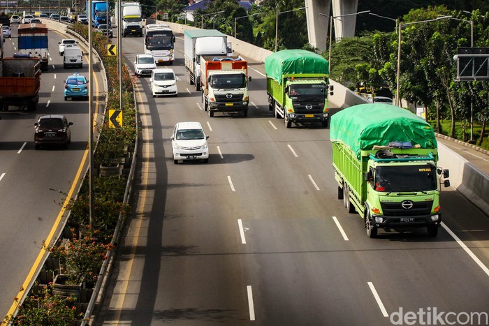 Array,Ngeri Banget! AHY Sebut Truk ODOL Jadi Pemicu Kecelakaan Maut