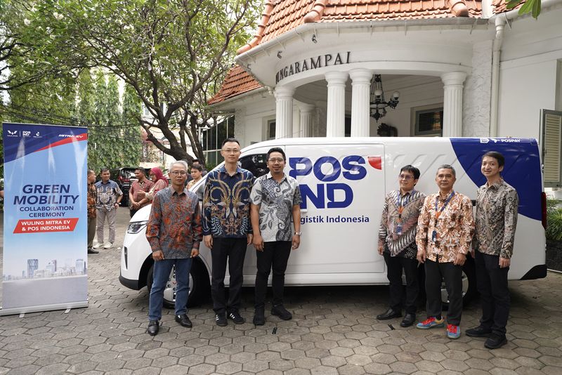 Array,25 Wuling Mitra EV Blind Van Kawal PT Pos Indonesia Kirim Barang