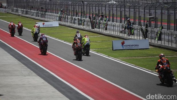 Array,Awas Kelewatan! Catat Jadwal MotoGP Mandalika 2025 Besok