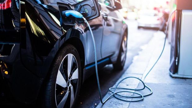 Array,Langkah Pemerintah Setop Insentif Mobil Listrik Impor Dianggap Tepat