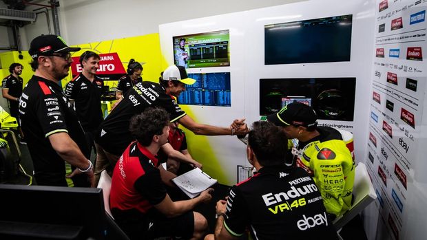 Array,Fix! Valentino Rossi Dateng ke Jakarta Akhir Bulan Ini