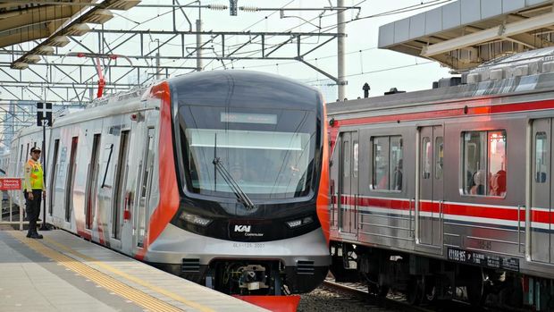 Array,Dikeluhkan Nafa Urbach Macet, Begini Cara Naik Transum dari Bintaro ke Senayan
