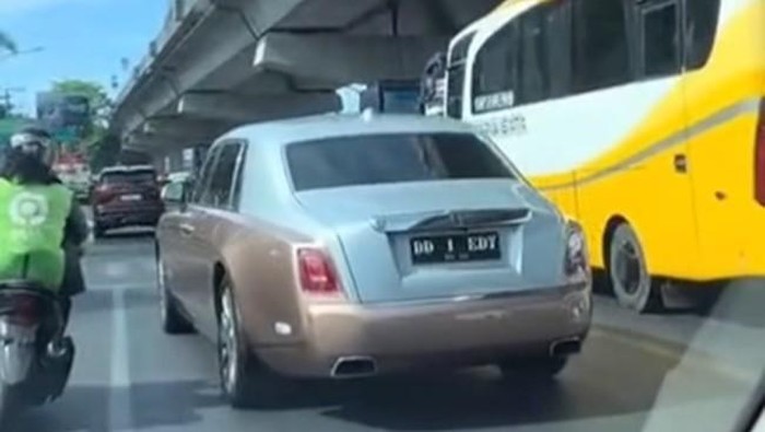 Array,Rolls-Royce Bikin Heboh Wara-wiri Pakai Nopol Palsu, Begini Faktanya