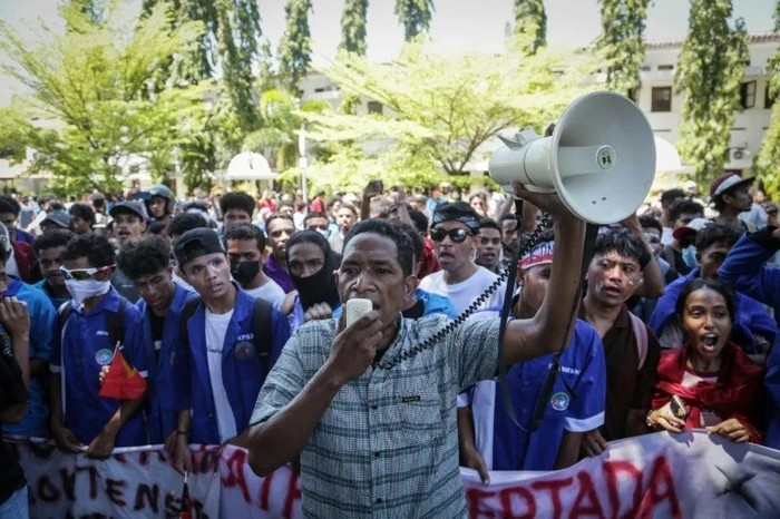 Array,Rakyat Timor Leste Marah, Rencana Beli Mobil DPR Sudah Berkali-kali Diprotes