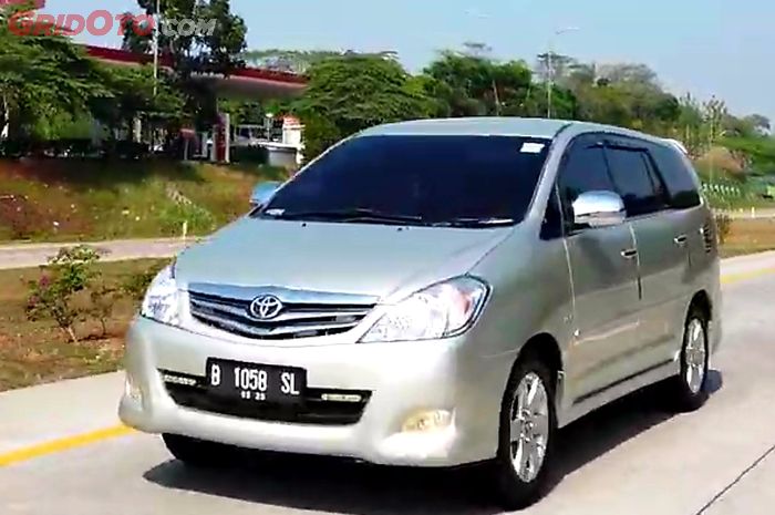 toyota fortuner, Kijang Innova, indikator bensin ngaco, Indikator bensin Kijang Innova eror, Indikator bensin Fortuner eror, Indikator BBM Innova dan Fortuner 2011-2015 Sering Ngaco, Segini Biaya Perbaikannya