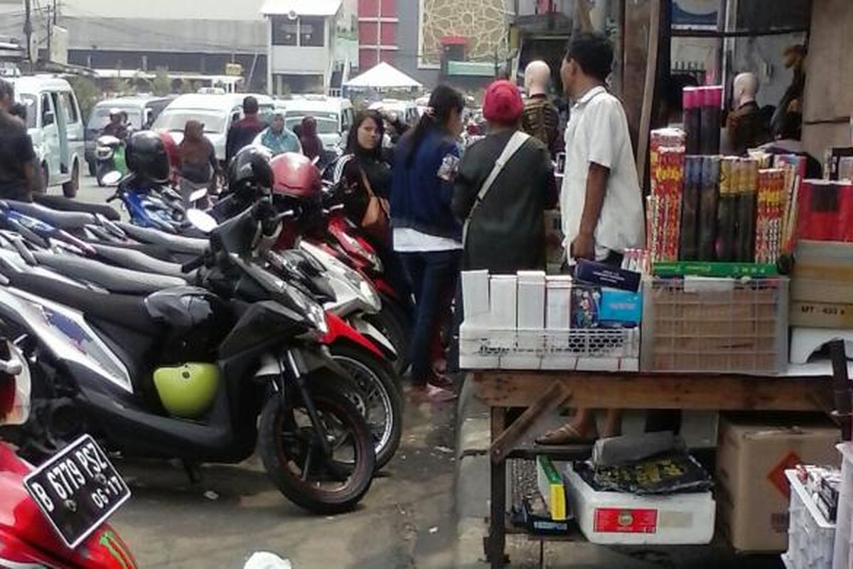 parkir liar, Parkir liar, pemberantasan parkir liar, motor, ormas, Ormas, Pemberantasan parkir liar, Ini Penyebab Parkir Liar Motor Sulit Diberantas