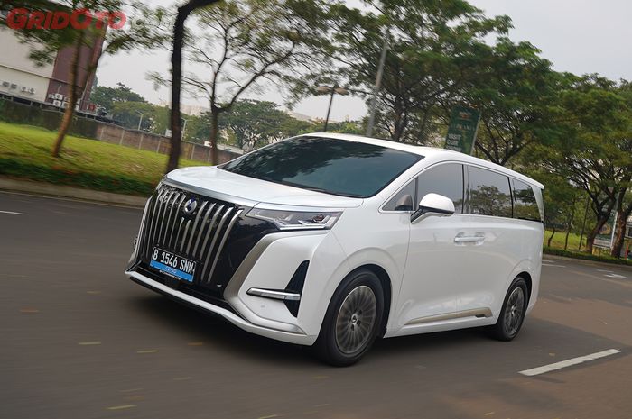 mobil baru, otomotif award, car of the year, Denza D9, denza, Best of The Best, Denza D9 Raih Car Of The Year OTOMOTIF Award 2025