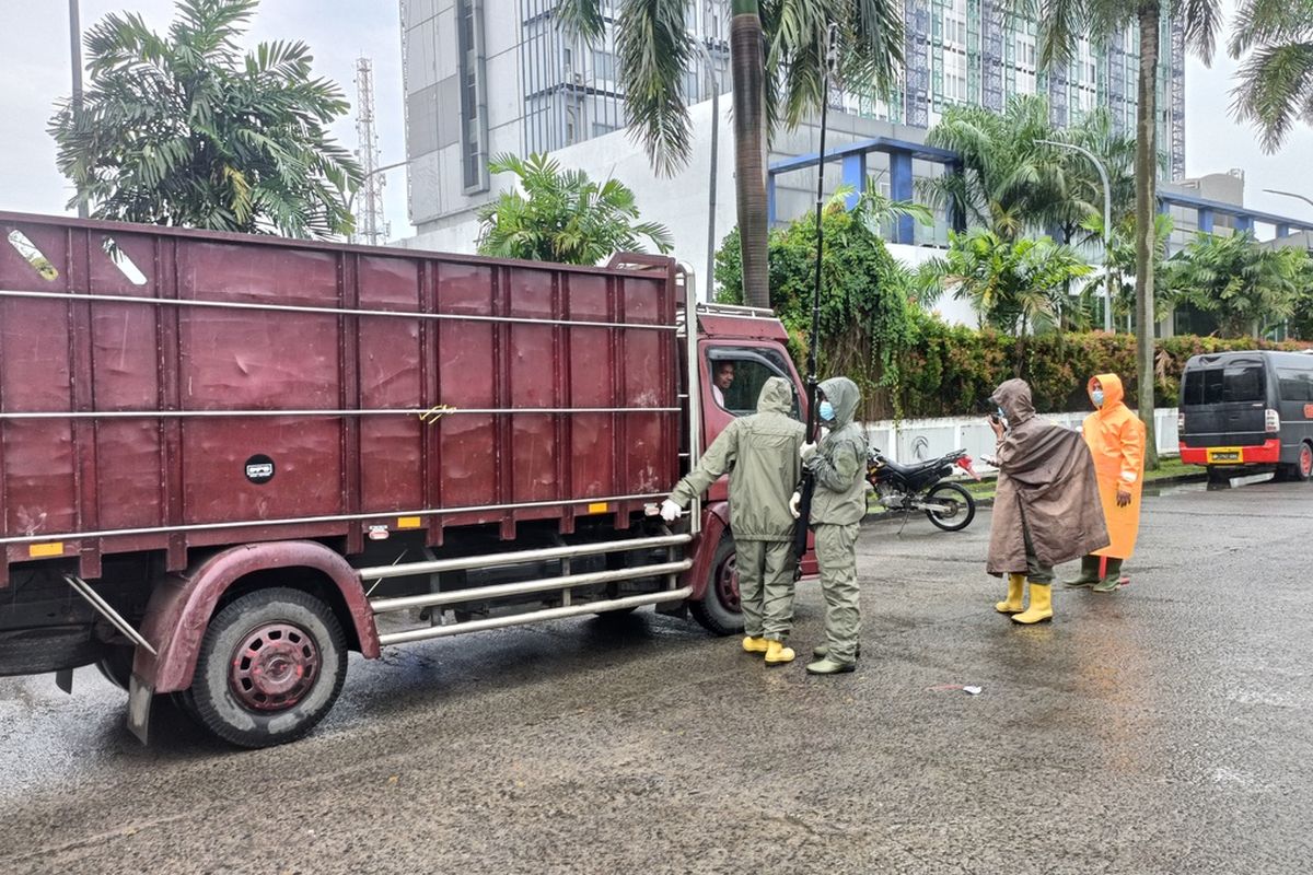 Radioaktif Cesium 137, Cikande, Cesium-137, Radiasi Cesium-137, Truk Terpapar Radiasi CS-137, Gawat, Puluhan Truk Yang Akan Keluar Kawasan Industri Cikande Terpapar Radiasi Cesium-137
