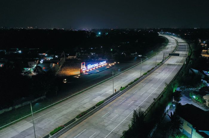 jalan tol, pupr, ruas Jalan Tol, lampu pju, Lampu Jalan Tol, Bukan Irit Dana, Ini Alasan Penerangan di Tol Cenderung Remang-remang