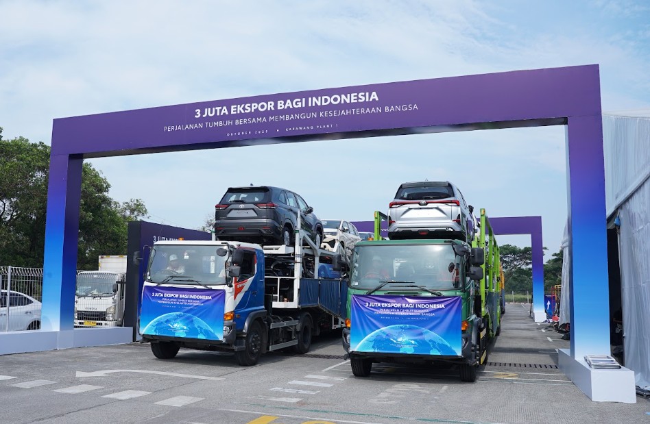 tmmin, ekspor, PT Toyota Motor Manufacturing Indonesia, kijang innova zenix, Nandi Julyanto, Tembus 3 Juta Unit, Ini Mobil Pertama yang Diekspor Toyota Indonesia
