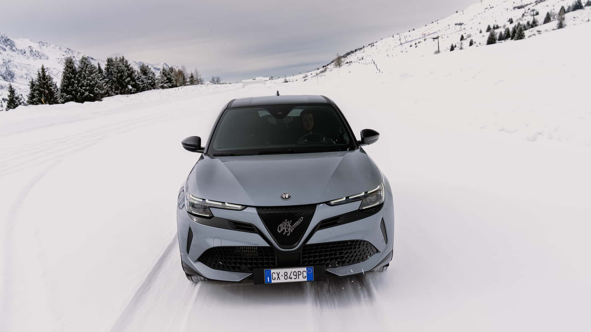 Alfa Romeo Junior Q4 2025 | Prueba en carretera