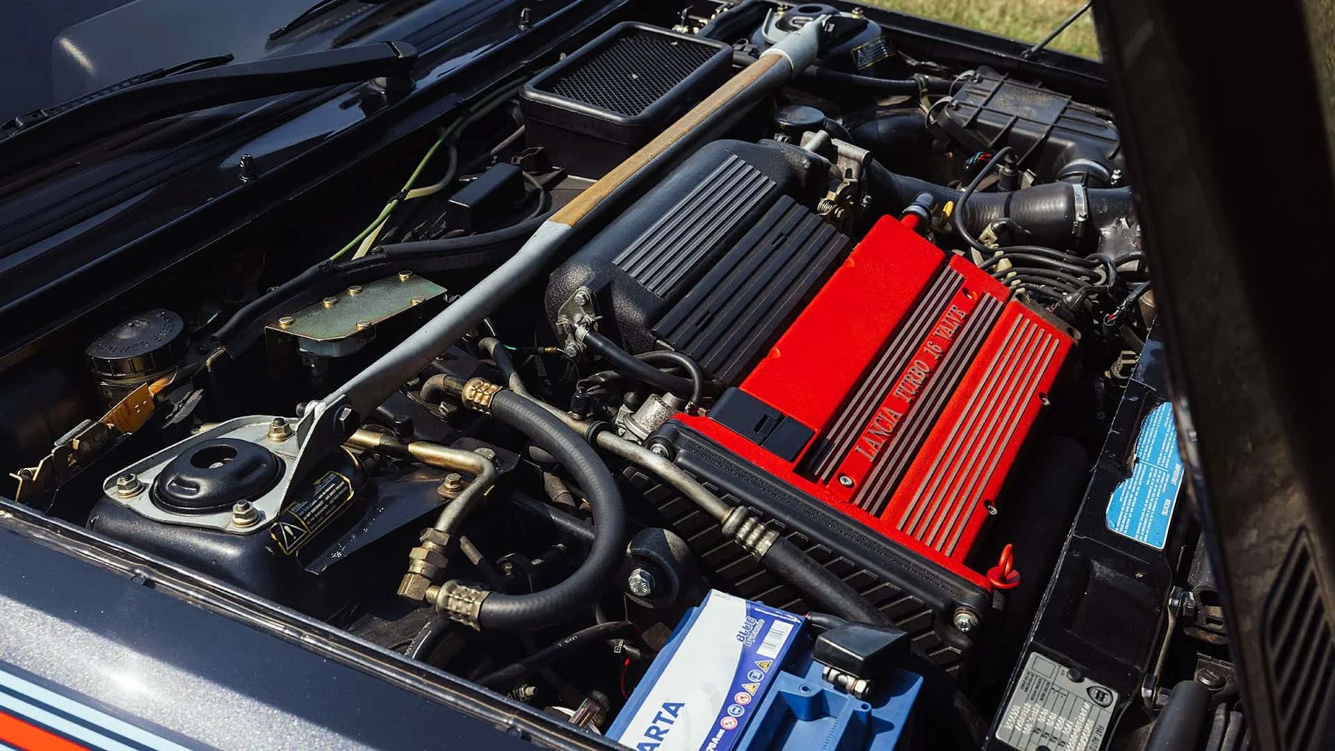 Lancia Delta HF Integrale Evo Martini 5 (1992), negro para Vasco Rossi
