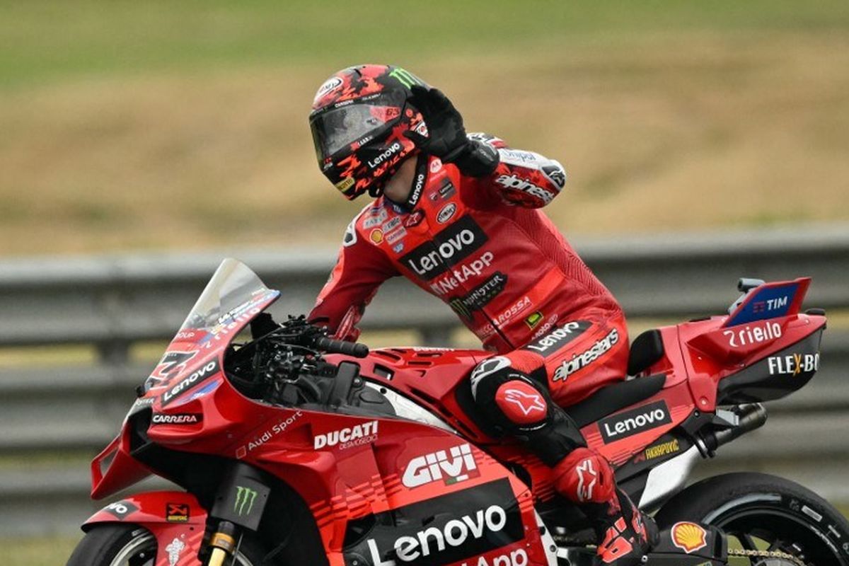 Francesco Bagnaia, MotoGP, MotoGP Qatar, Marc Marquez, francesco bagnaia, Davide Tardozzi, Bos Ducati Harap Bagnaia Bisa Terus Tekan Marquez Bersaudara