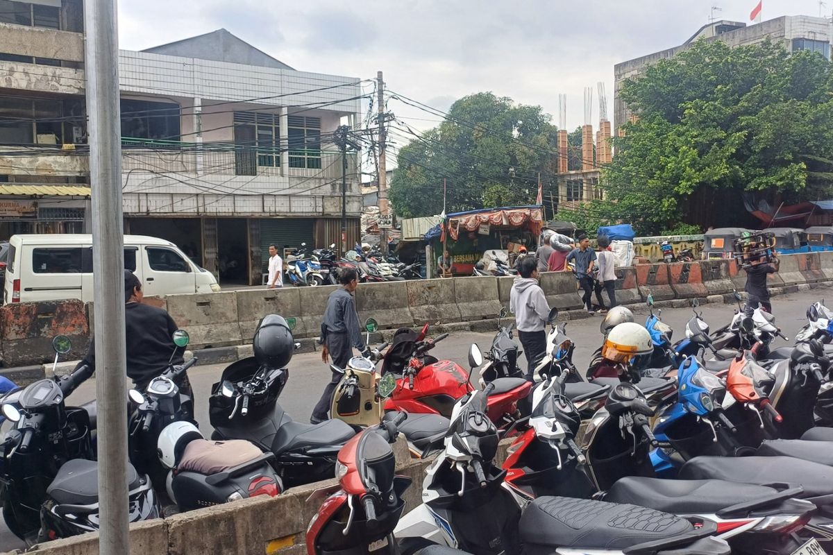 DKI Jakarta, parkir liar, Tanah Abang, kendaraan bermotor, Kendaraan Bermotor, Gubernur Pramono Anung, Pramono Minta Penertiban Parkir Liar Digencarkan, Aturannya Sudah Ada