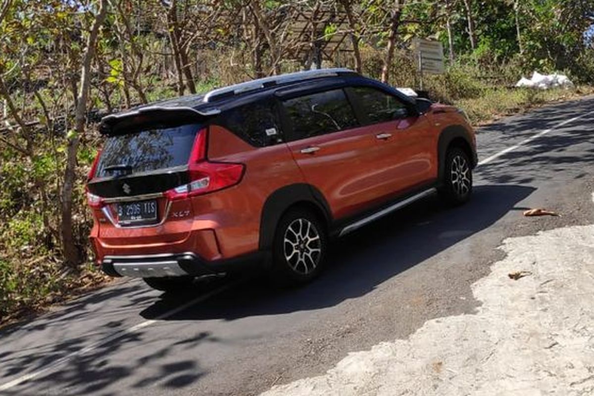 Mengemudi, mobil manual, tanjakan, mengemudi, aman, Khawatir Mobil Mundur di Tanjakan Curam? Begini Caranya biar Aman