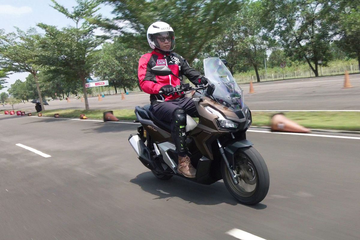 spesifikasi aki, Honda ADV 160, Fitur RoadSync, Astra Honda Motor, Spesifikasi Aki Honda ADV 160 RoadSync: Tipe dan Harga Terbaru
