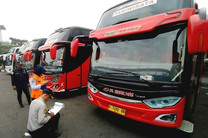 bus pariwisata, Bus AKAP, Royalti Bus, Kisruh Royalti Lagu Mengancam Bisnis Bus Pariwisata, Konsumen Mikir Dua Kali Sebelum Sewa