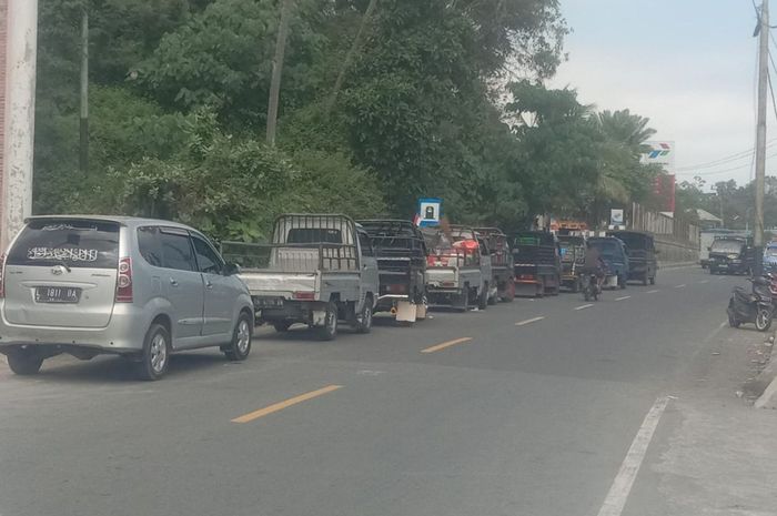 pertamina, BBM Langka, Kelangkaan BBM Ende, BBM Langka Ende, Ahad Rahedi, Peristiwa Tak Diinginkan Pemilik Kendaraan Terjadi di Kabupaten Ende, Beberapa SPBU Digeruduk