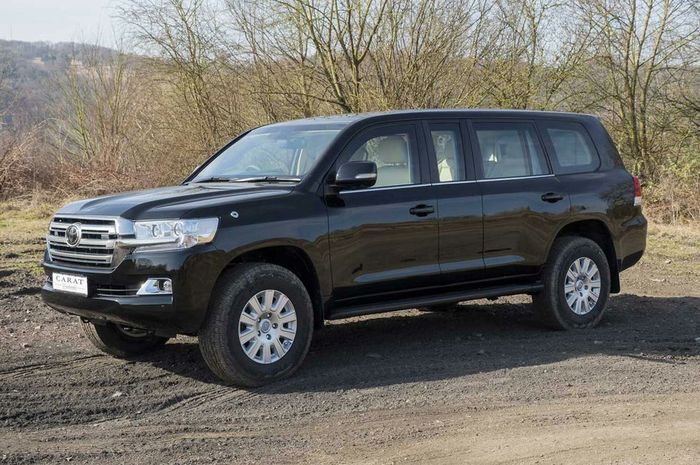 toyota, toyota land cruiser, Land Cruiser 200, Kelihatan Standar, Toyota Land Cruiser 200 Ini Ternyata Lebih Mewah dan Tahan Peluru
