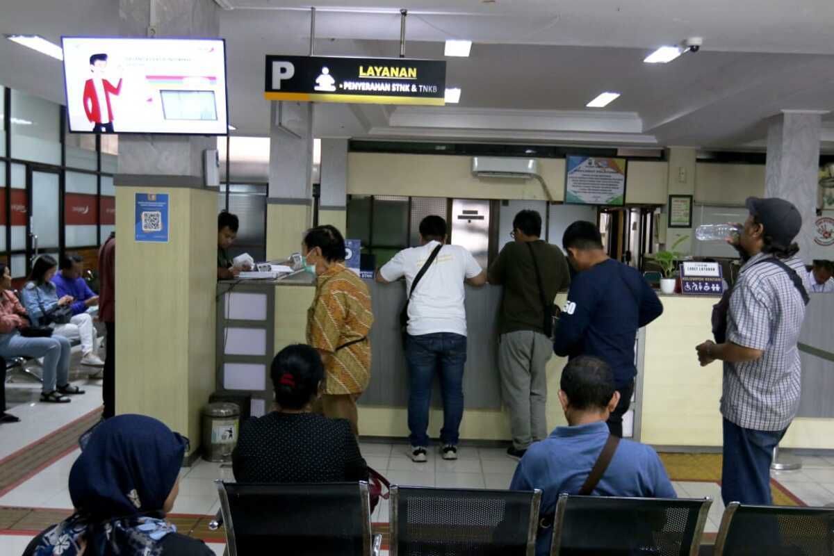 Biro jasa mengurus STNK, Biro jasa bayar pajak kendaraan, Calo bayar pajak kendaraan, Pahami Beda Biro Jasa dan Calo saat Membayar Pajak Kendaraan