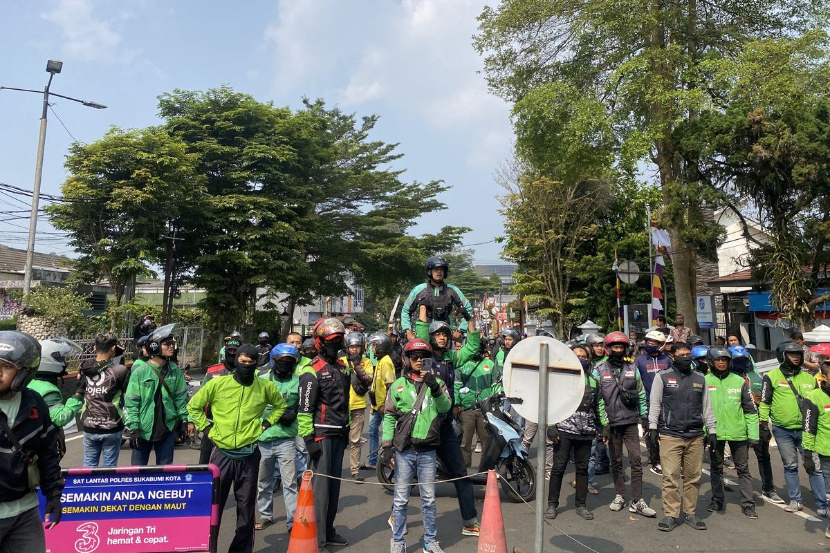 Hari Perhubungan Nasional, Garda Indonesia, demonstrasi ojek online, kebijakan transportasi, 2.000 Ojol Demo Hari Ini, Aksi Berlangsung di Kemenhub dan DPR