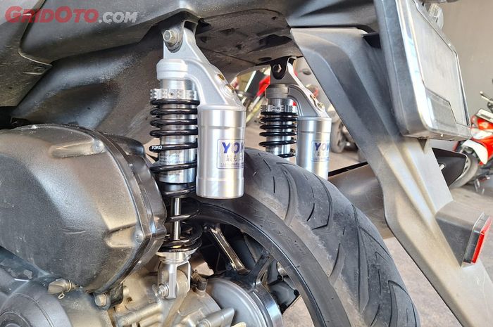 motor bekas, sokbreker motor, sokbreker tabung, ciri sokbreker tabung asli, cara bedakan sokbreker tabung asli, Cara Bedakan Sokbreker Motor Tabung Asli dengan Hiasan, Simak Triknya