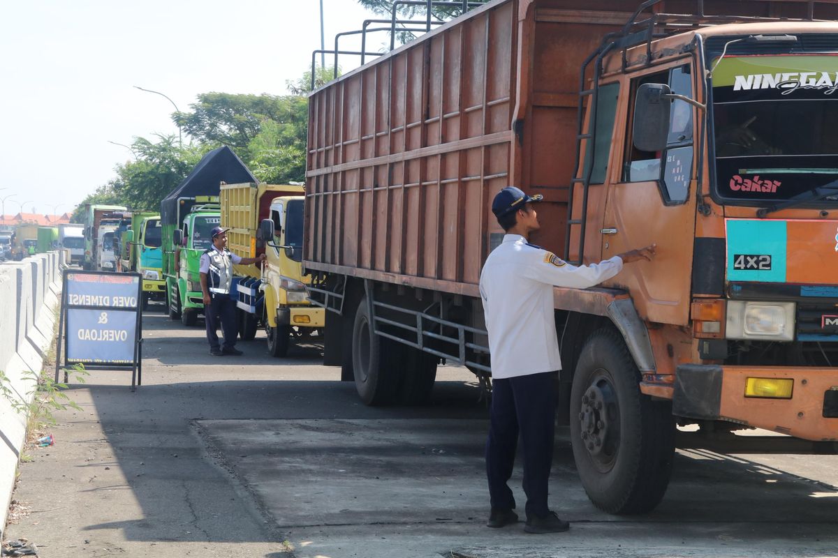 penertiban, Penertiban, Tol Semarang, Truk ODOL, Jaga Kenyamanan, Razia Truk ODOL Dilakukan di Ruas Tol Semarang
