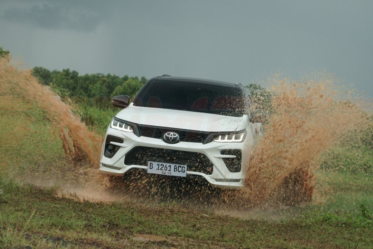 GIIAS 2025, diskon, Diskon SUV, diskon SUV 2025, Diskon SUV Medium di GIIAS 2025, Fortuner Tembus Rp 40 Jutaan