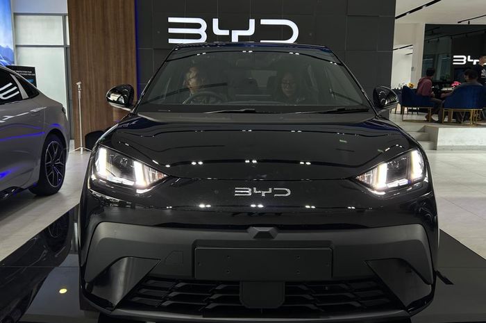 demo, dealer, demo jakarta, BYD Sudirman, Sepenggal Kisah Dealer BYD Sudirman Bertahan di Tengah Demo Besar Jakarta