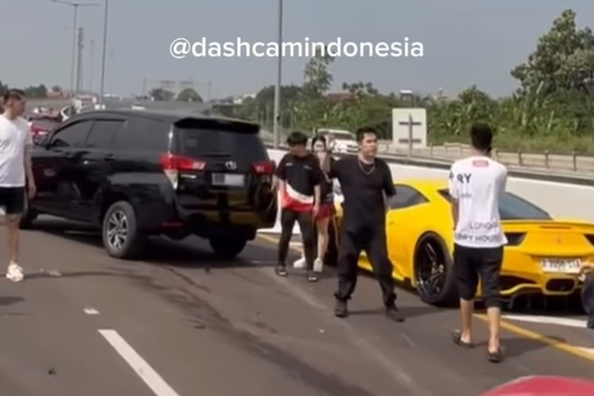 lamborghini, otomotif, kecelakaan lalu lintas, supercar, viral, kecelakaan tunggal, video viral, Konvoi Supercar Berujung Kecelakaan Tunggal di Tol Kunciran