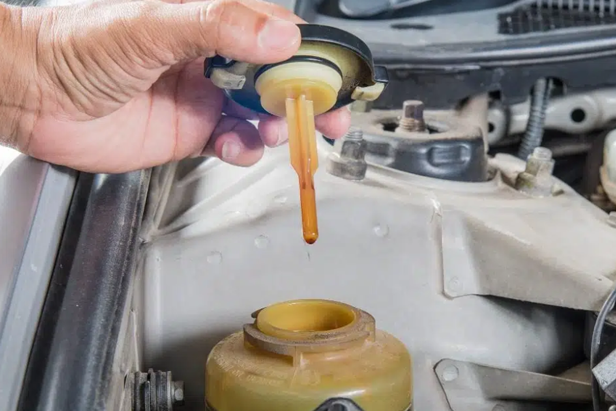 Tips and trick, power steering, kendaraan bermotor, tips otomotif, Sering Terlewat, Oli Power Steering Juga Perlu Diganti Rutin