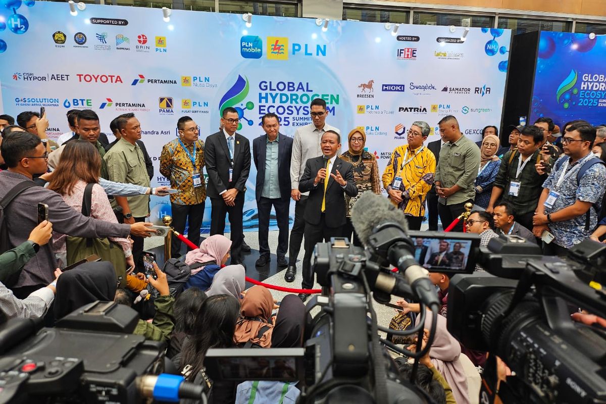 ESDM, hidrogen, Bahlil Lahadalia, Kementerian ESDM, otomotif, Hidrogen, mobil, mobil hidrogen, Peta Jalan Hidrogen Nasional Dirilis, Bahlil Harap Dilirik Investor Otomotif