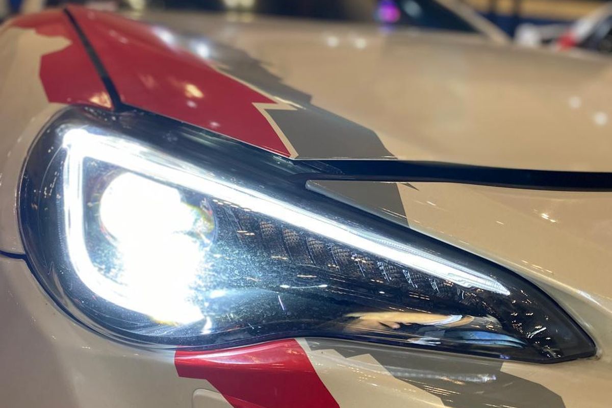 mobil bekas tabrakan, lampu Bi-LED, pemasangan lampu, teknologi proyektor, Risiko Pasang Bi-LED pada Mobil Bekas Kecelakaan