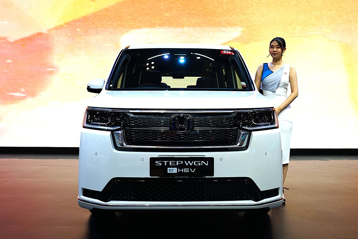 Honda Step WGN e:HEV, Honda Super EV Concept, Honda STEP WGN e:HEV, GIIAS 2025, penghargaan mobil, GIIAS 2025: Honda Step WGN dan Super EV Jadi Mobil Favorit