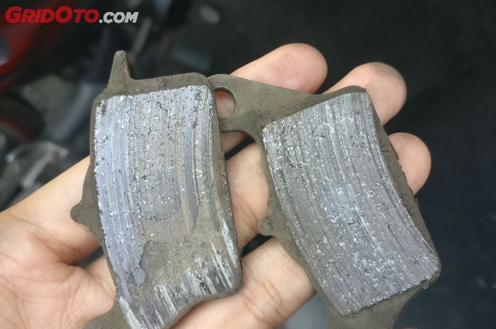 motor matic, kampas rem, kampas rem motor, penyebab kampas rem cepat habis, penyebab kampas rem motor matic cepat habis, Pantas Saja Kampas Rem Motor Matic Cepat Habis, Ternyata Kebiasaan Ini Penyebabnya