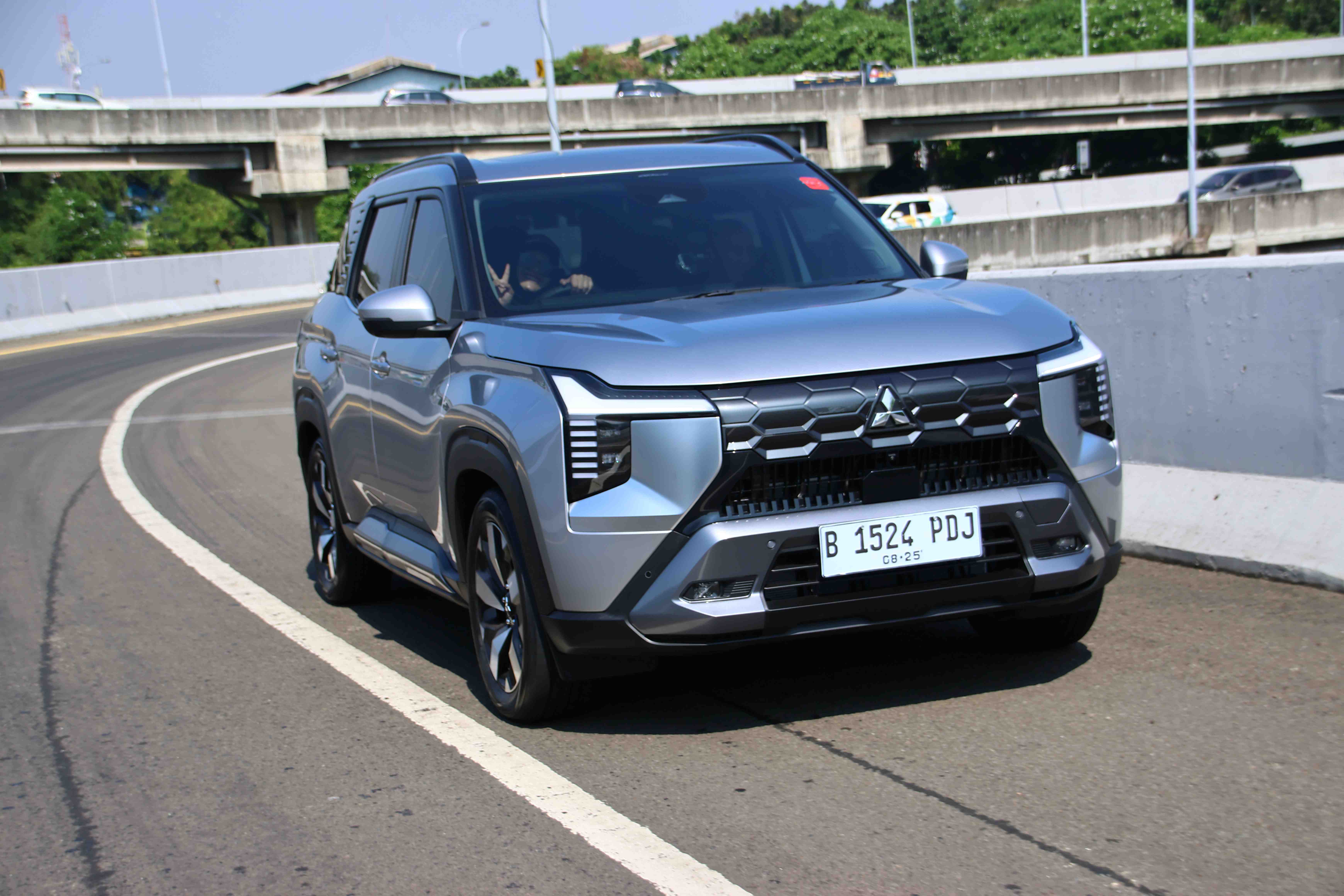 pt mmksi, pt mitsubishi motors krama yudha sales indonesia (mmksi), Mitsubishi Destinator, Destinator, Penjualan Mitsubishi Destinator, Pesanan Mitsubishi Destinator Tembus 8.000 Unit, Fitur Kenyamanan dan Keselamatan Ini Jadi Andalan