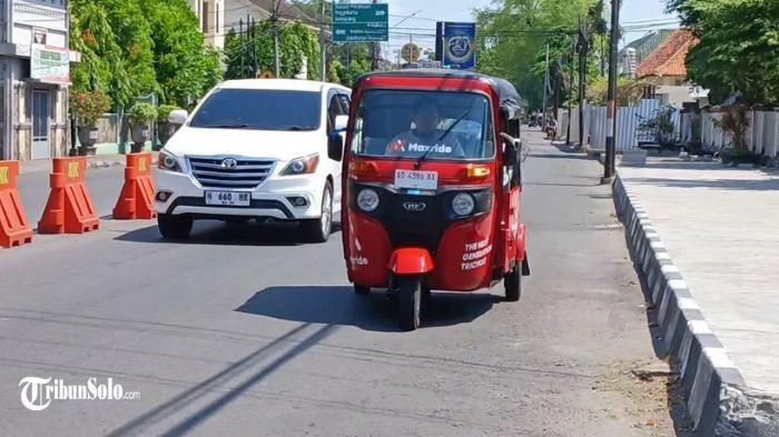 transportasi umum, bajaj, dishub, walikota solo, bajaj di solo, Bajaj di Solo Berkeliaran Tanpa Izin Dishub, Walikota Ikut Angkat Bicara