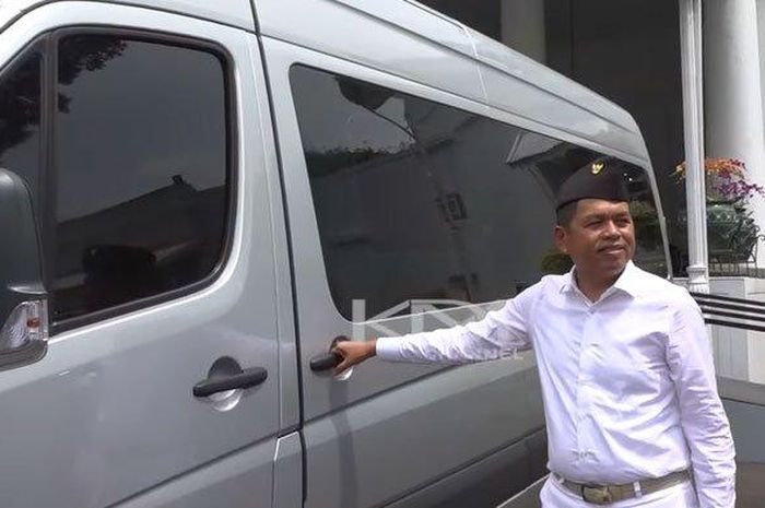 dedi mulyadi, Pajak Kendaraan Dihapus, Telat Pajak Kendaraan, Pajak kendaraan Jabar, Hadiah Taat Pajak, Rahasia, Ada Bocoran KDM Bakal Beri Suprise ke Pemilik Mobil dan Motor Dengan Ciri Ini