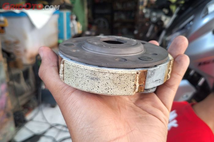 motor matic, penyebab gredek, kampas ganda yamaha nmax, motor matic gredek, penyebab motor matic gredek, kampas ganda 2dp, Ini Sebabnya Motor Matic Masih Gredek Padahal Sudah Pakai Kampas Ganda NMAX
