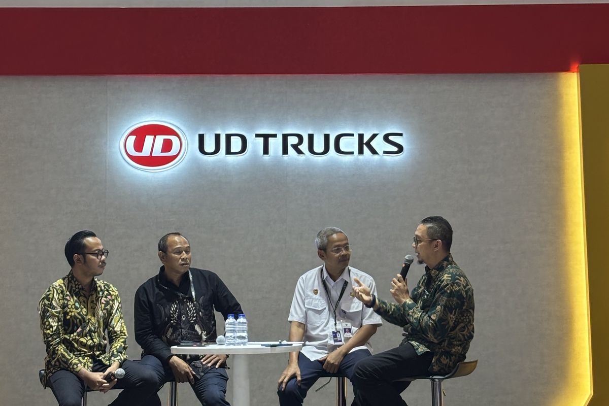UD Trucks, truk Quester, My UD Fleet, dekarbonisasi, Dekarbonisasi, UD Trucks Hadirkan Solusi Digital untuk Logistik