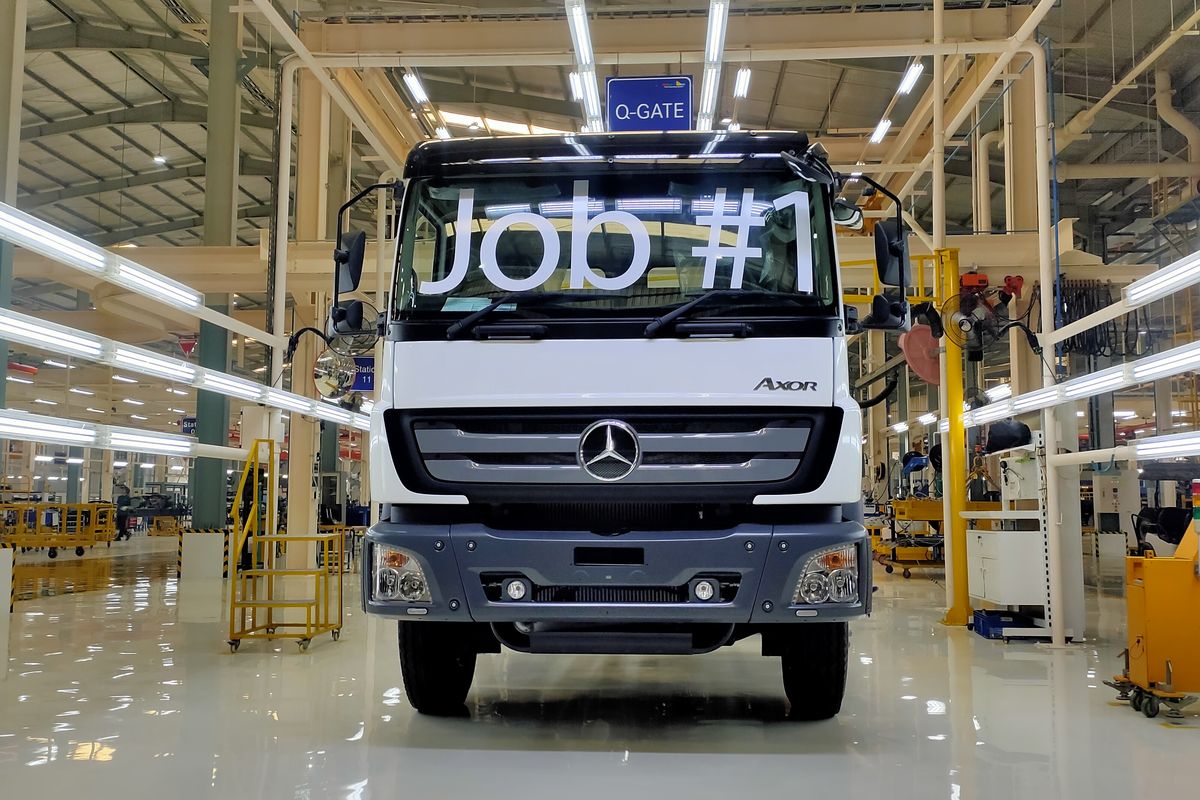 Daimler Commercial Vehicles, lapangan kerja, pabrik Cikarang, Kualitas dan Efisiensi, Daimler Resmikan Pabrik Bus dan Truk di Cikarang, Apa Keuntungannya?