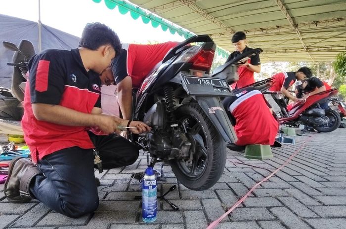 servis gratis, Pelatihan otomotif Tekiro ITS, Gandeng ITS Surabaya, Tekiro Gelar Pelatihan Otomotif dan Servis Gratis