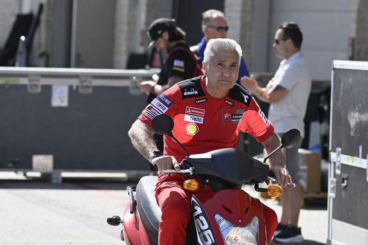 Francesco Bagnaia, MotoGP, MotoGP Qatar, Marc Marquez, francesco bagnaia, Davide Tardozzi, Bos Ducati Harap Bagnaia Bisa Terus Tekan Marquez Bersaudara