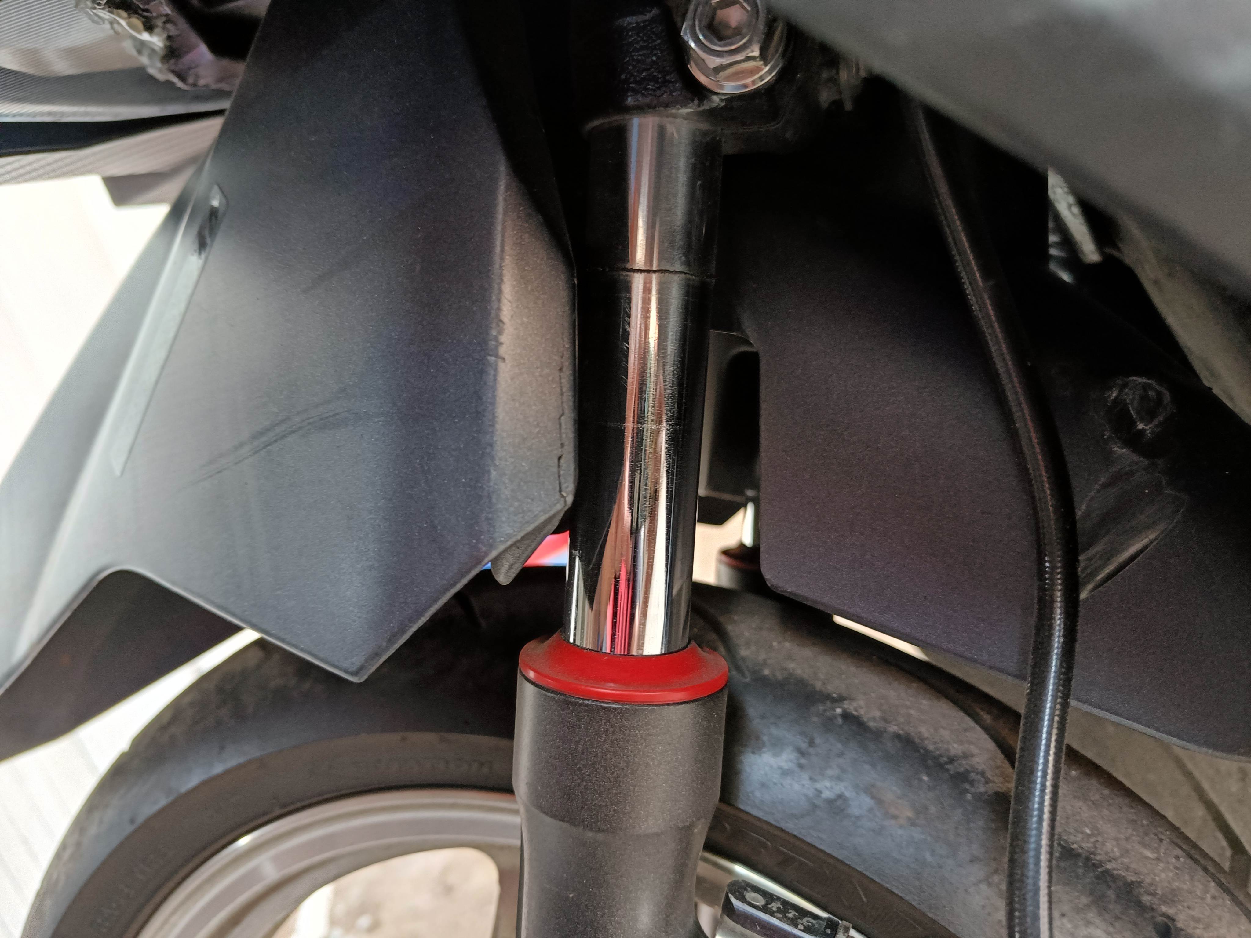 motor bekas, oli sokbreker, sokbreker depan, sokbreker motor, gejala oli sokbreker perlu diganti, gejala sokbreker lemes, Tiga Gejala Oli Sokbreker Depan Motor Bekas Sudah Waktunya Diganti