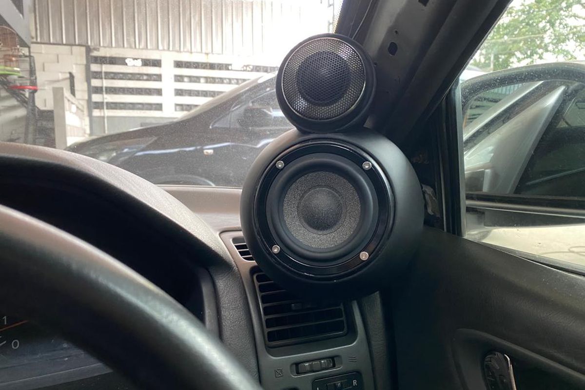 modifikasi audio, pengalaman berkendara, sistem audio mobil, biaya upgrade audio, Rekomendasi Modifikasi Audio Mobil untuk Pemula Sampai Pemuja